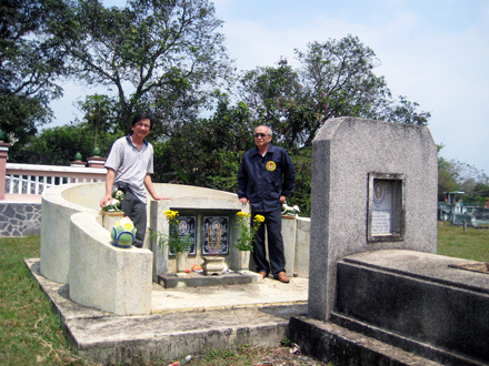 Lễ mộ Sư Phụ